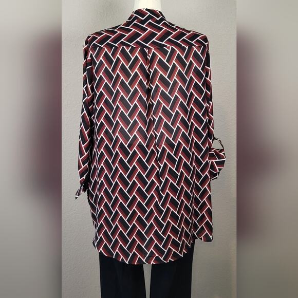 CATO Black and Red Print Overlap Front V-Neck Top - Plus Size 18/20W - Picture 5 of 10